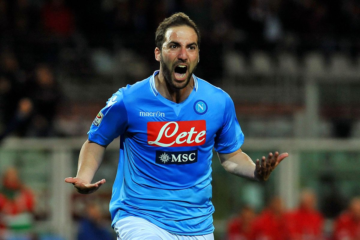 Gonzalo Higuaín jugando en el Napoli
