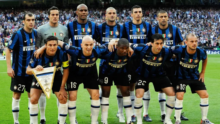 Plantilla del Inter de Milán 2009 con figuras tales como Samuel Eto’o, Javier Zanneti, Diego Milito, entre otras grandes figuras.