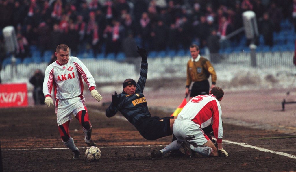 Semifinal del Inter de Milán 1997/1998, cuando derrotaron de visita a Spartak Moscow en el frío invierno de Rusia.